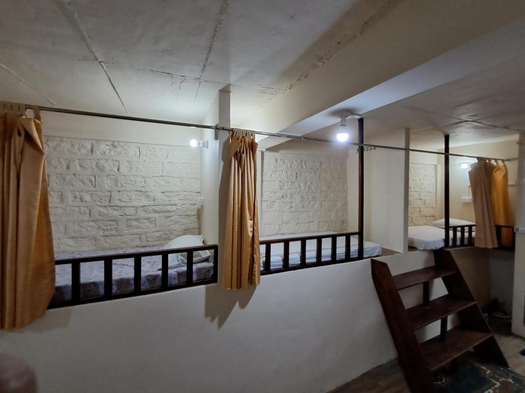 Dormitories/Hosteller, Giftland Homestay Aizawl Ngoại thất bức ảnh