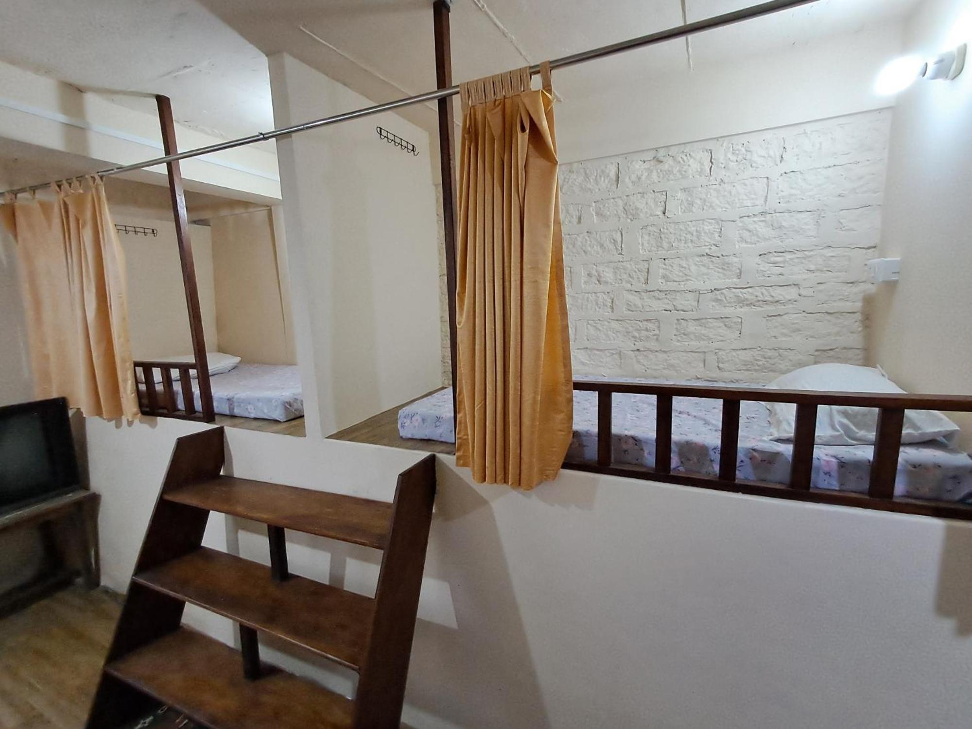 Dormitories/Hosteller, Giftland Homestay Aizawl Ngoại thất bức ảnh