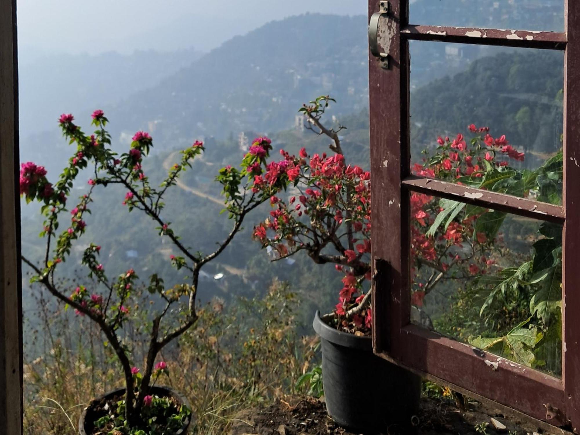 Dormitories/Hosteller, Giftland Homestay Aizawl Ngoại thất bức ảnh